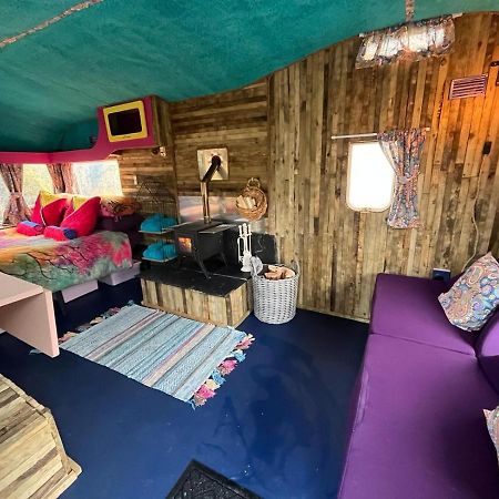 Budget Stay, In Lovely Private Setting With Rustic Charm, Log Burner, Fire Pit, Campers Kitchen & Eco Loo No Bedding Supplied ナーバース エクステリア 写真