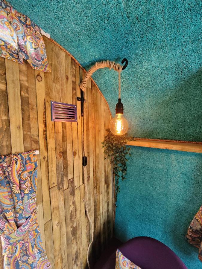 Budget Stay, In Lovely Private Setting With Rustic Charm, Log Burner, Fire Pit, Campers Kitchen & Eco Loo No Bedding Supplied ナーバース エクステリア 写真