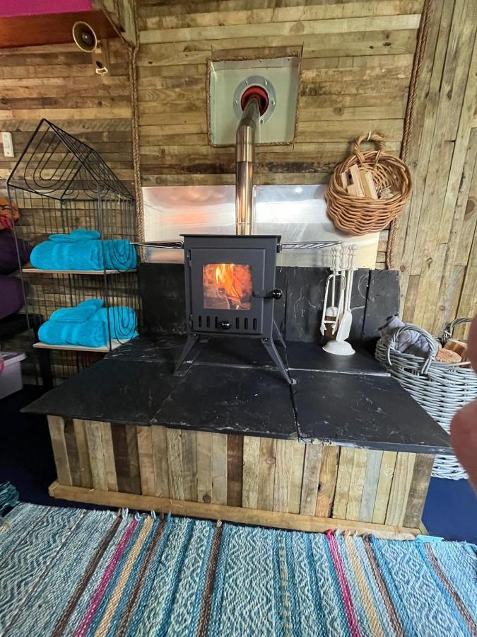Budget Stay, In Lovely Private Setting With Rustic Charm, Log Burner, Fire Pit, Campers Kitchen & Eco Loo No Bedding Supplied ナーバース エクステリア 写真